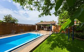 Lubi Lodge